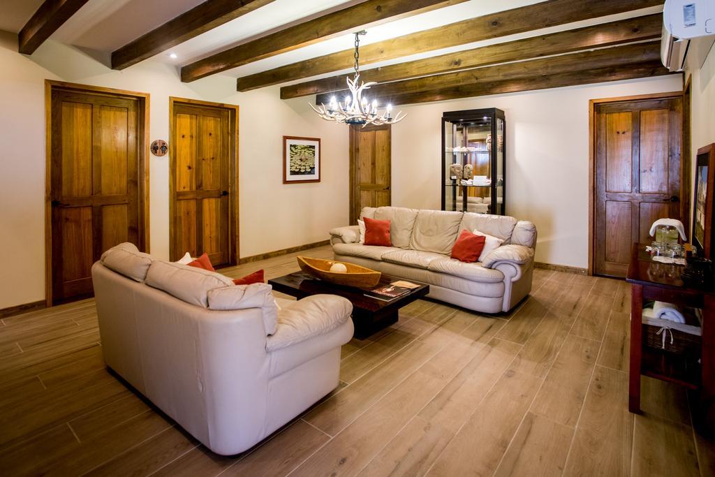 פלורס Las Lagunas Boutique Hotel מראה חיצוני תמונה