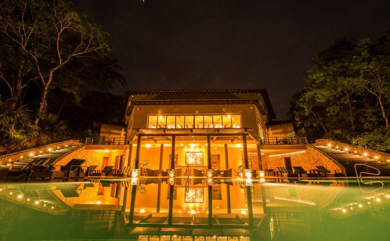 פלורס Las Lagunas Boutique Hotel מראה חיצוני תמונה